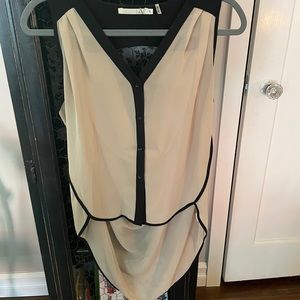 🧡Small sleeveless top with open back🧡